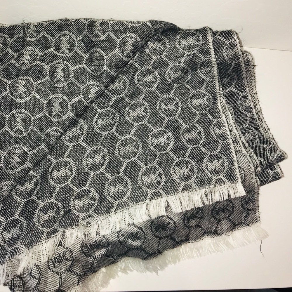 Michael Kors Reversible Black/ Grey Scarf
